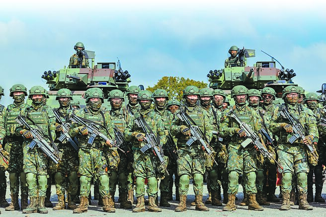 义务役延长为1年，将从明年元旦开始实施，训练能量、训练场所与营舍是否足够，备受关切。图为陆军机步234旅联兵一营进行战备部队应援作战实兵演练。（本报资料照片）