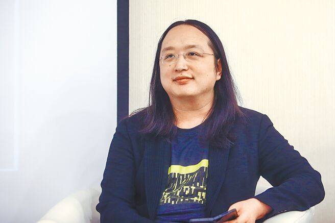 国民党台北市议员徐巧芯日前爆料，数位部辖下的资通安全研究院至今未收到薪资，另部长唐凤（见图）也多次被发现帮私人企业背书或宣传，除帮投资公司拍广告，又帮课程网站拍片。（本报资料照片）