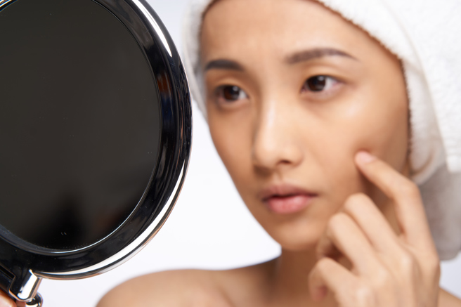 一名女子的胰臟头部位置有一个1.2公分浸润性病灶，造成上游胆道及胰管扩张，导致她有黄疸现象。(示意图/ Shutterstock )