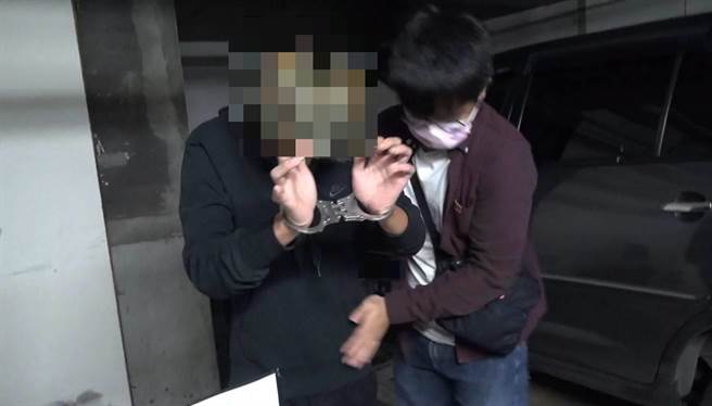 台中市警方查获第三方诈骗案，将嫌犯依诈欺罪嫌送办。（警方提供）