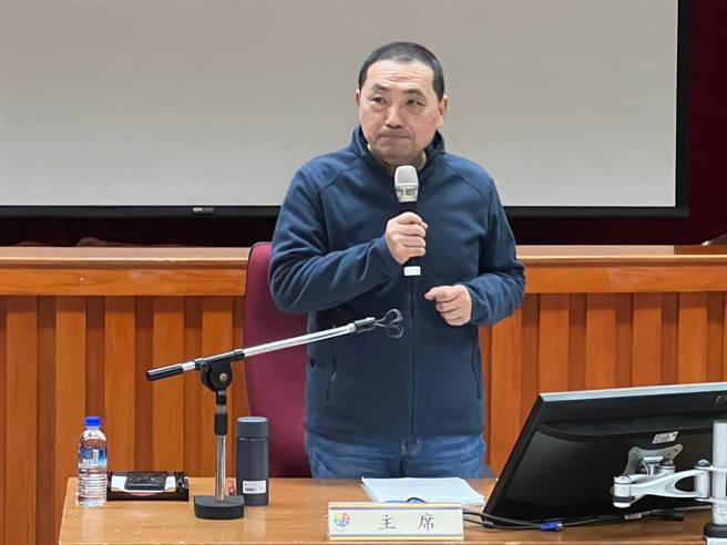 侯友宜表示，现阶段还是扮演好新北市长的角色。（王扬杰摄）