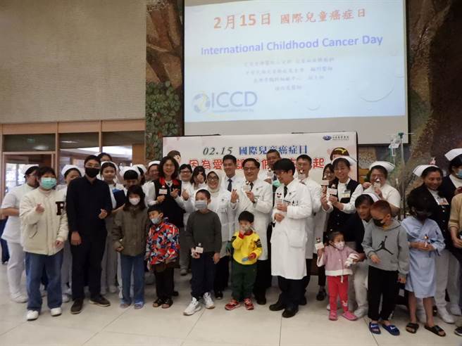 花莲慈济医院今响应2月15日国际儿童癌症日，举办个案分享及宣导活动。（罗亦晽摄）