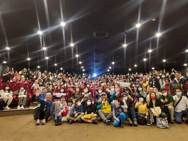 《山椒鱼来了》让戏院看见许久未见亲子的人潮。（大麦影像传播工作室提供）