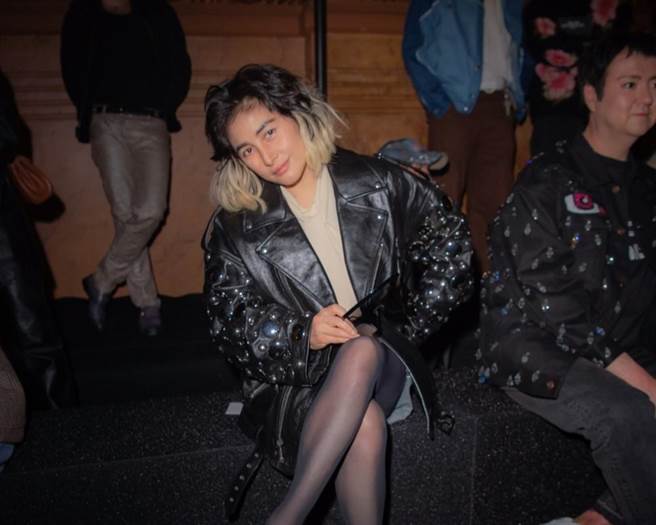 时尚秀办在巴黎传奇剧院Theatre Le Palace，何超仪小时候就对这里不陌生。（852Films提供）