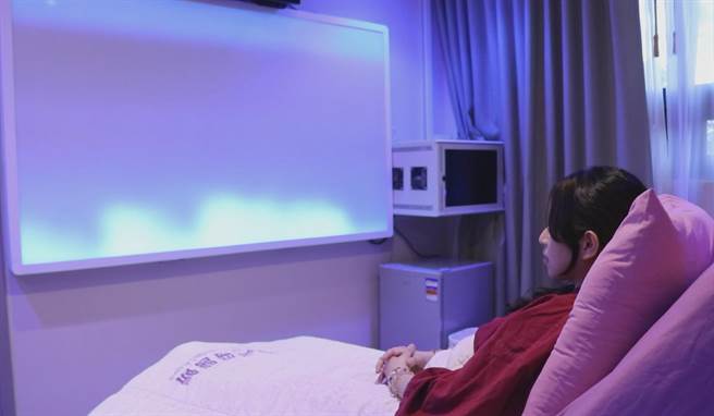 茂盛医院妇产科医师陈彦宇说，SDR能透过柔和的声光效果，塑造放松的情境，让孕妇处于舒服、放松的环境，对疼痛、恐惧产生抑制的效果。（台中茂盛医院提供／潘虹恩台中传真）