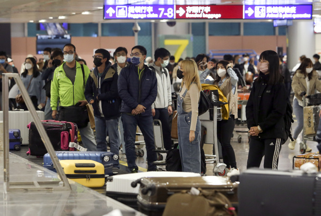 国内新冠疫情持续缓降，民眾开始出国玩。(资料照)