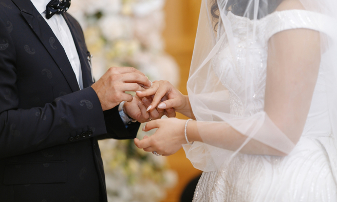 艾菲尔在脸书上分享，天秤座、天蝎座、牡羊座、射手座如另一半在2023上半年求婚就马上答应。（示意图／Shutterstock）