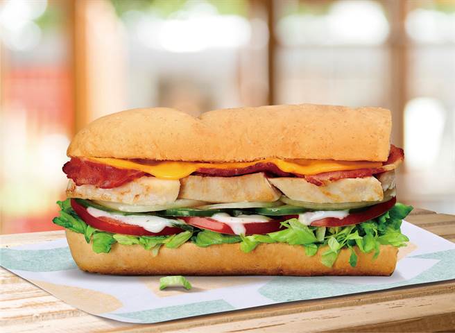 SUBWAY鄉村培根雞柳堡，155元起。（SUBWAY提供）