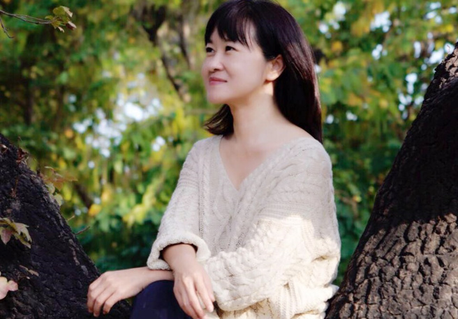 黄大米将吃不完的火锅食材打包后，拿到火车站给街友吃，未料此举动惨遭网友炮轰。（图／黄大米脸书）	