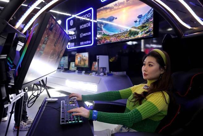 最新報告顯示， 大陸遊戲市場年收、使用者規模出現8年以來的雙雙下降。（中新社）
