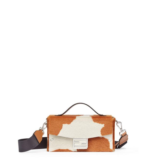FENDI 毛料动物纹 Soft Baguette Trunk ，9万5000元。（FENDI提供）