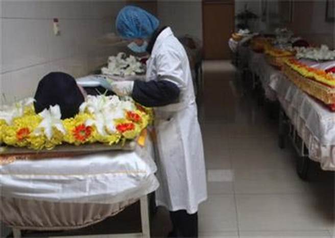 不怕報應不怕罰？北京葬儀企業狠敲喪家不收手，再罰442萬元。（觀察者網）