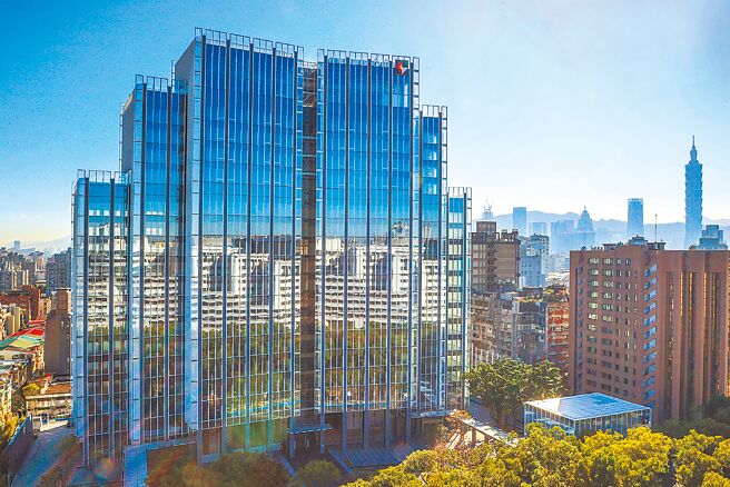 凱基銀行落實綠色金融行動方案，邀請國內大學參與綠色存款，協助擴大社會責任影響力。圖／凱基銀提供