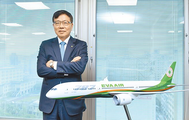 台义间仅存的两班客机额度，确定由长荣航空拿下。图为长荣航空董事长林宝水。（本报系资料照片）