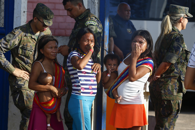 自2015年以来，亚诺马米（Yanomami）原住民族5岁以下的儿童中，约有半数儿童的体重低于标准。（图／美联社）