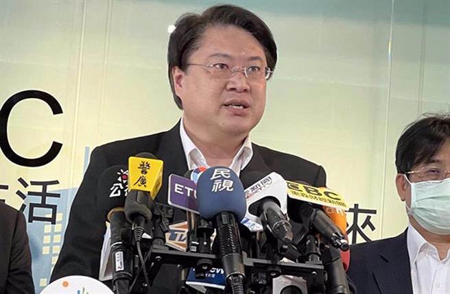 内政部长林右昌今表示，3年疫情很多人的生活都受到影响，他很严肃认真的在面对民眾的辛苦，盼政府力量能照顾更多人。（本报资料照片）