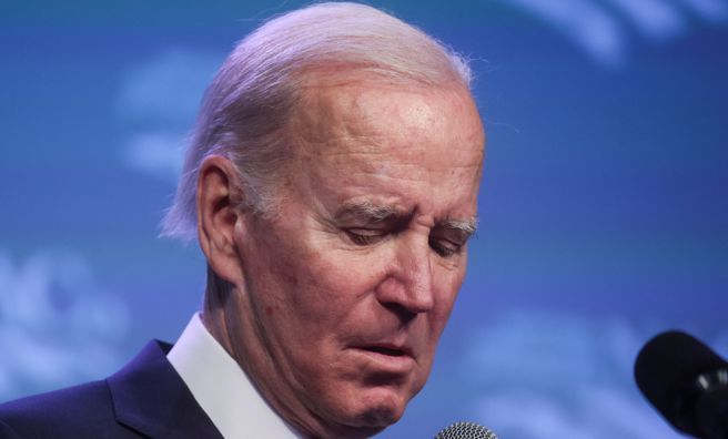 拜登指出，这起枪击案「让所有美国人都高呼『够了』，并要求国会採取行动」。(图/路透社)