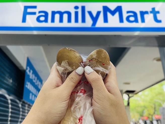 全家3月7日享茶葉蛋2顆20元優惠，買指定飲料加1元也可帶走一顆。（全家提供）