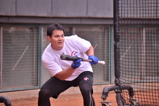 旅美好手張育成15日首度與經典賽中華隊練球。（毛琬婷攝）
