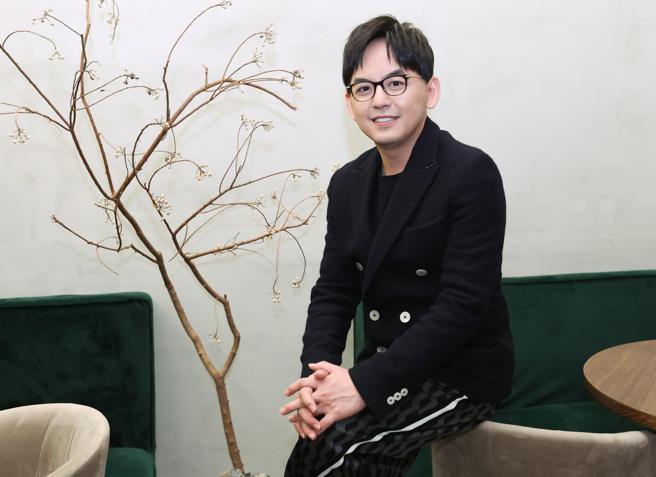 黄子佼情人节夜晚为照顾女儿忙翻天，品酒成为人生一大享受。（陈俊吉摄）