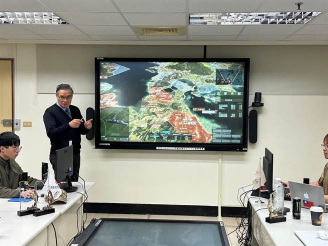 淡江大学整合战略与科技研究中心近日举办第一届全国大专战略社群「电脑兵棋团体竞赛」。（淡大整战中心提供）