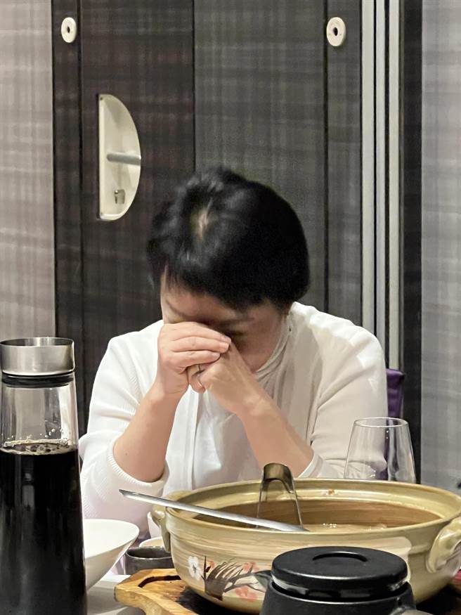 面对多名台中市议员力拱卢秀燕参选正副总统，卢秀燕低头未回应。（资料照／林欣仪摄）