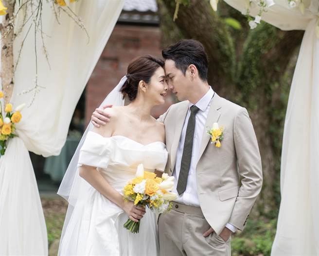 夏如芝、张捷婚礼高清照曝光。（汗土娱乐提供）