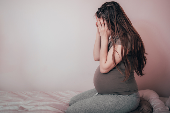 泌尿科医师呼吁，若不想提早当爸妈，一定要「全程」使用保险套。（示意图／shutterstock）
