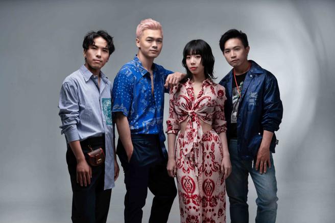 甜约翰新专《In Mind》迅速于串流平台上达到百万播放总数，并将于19日起开始高雄、台北、台中专辑巡迴。（摄影/石智中、服装/ETRO）