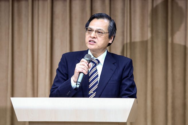 前国安局长陈明通爆料台大国发所论文有客制化公版，是非曲直，让人看得眼花撩乱，舆论更感叹中国的传统师道，已经荡然无存。（中时资料照／邓博仁摄）