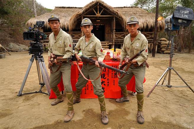 《听海涌》黄冠智、朱宥丞、吴翰林饰演战火下的3兄弟。（公视提供）