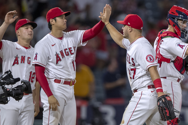 本赛季可能将会是神鳟（右2）与大谷翔平（左2）最后一次合作。（美联社）