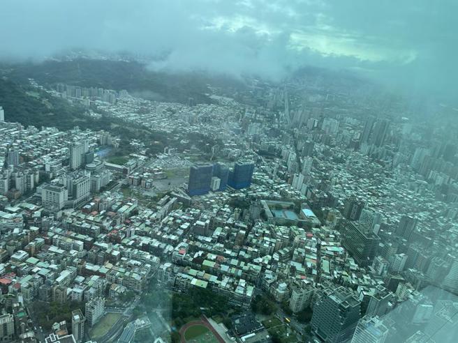 （市场供过于求？最新统计显示，2022年北台湾都会区的预售新建案销售率已跌破5成大关。图文∕蔡惠芳）