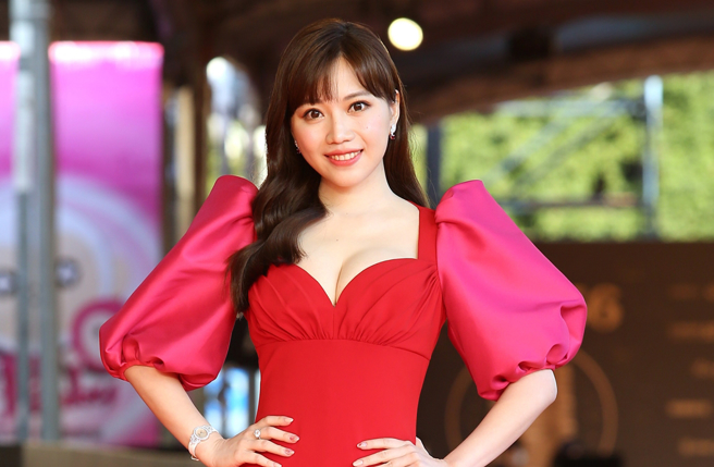 女星蔡尚桦凭着益智节目《全民星攻略》敲响金钟。（图／中时资料照）