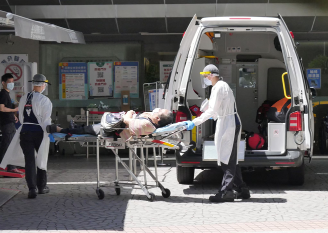 空床率逾5成，指挥中心订新冠专责病床「天花板」。（图／示意图，记者陈俊吉摄影）