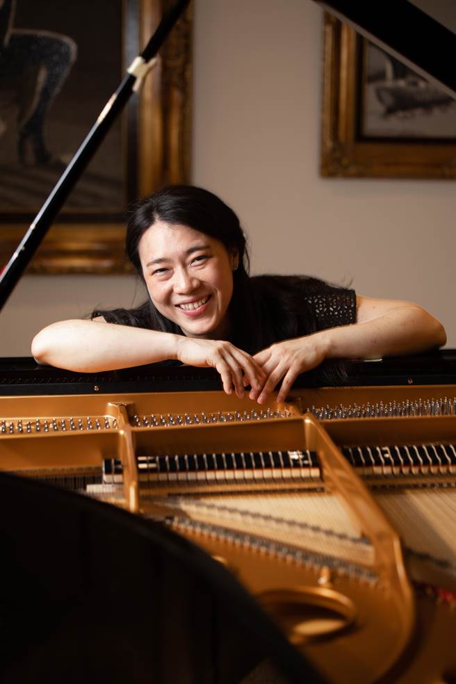2008年鲁宾斯坦国际钢琴大赛银奖、台湾钢琴家胡瀞云，近期返台，将和长荣交响乐团弹奏莫札特第17号钢琴协奏曲。（郭吉铨摄）