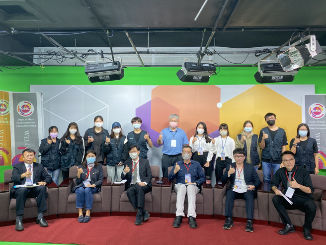 义守大学大传系举办「传播与媒体生态电视座谈会」，以「后疫情时代民眾如何运用公用频道发挥媒体近用功能」为主题，邀请产、官、学界三方专家共同讨论。(照片/义守大学提供)

