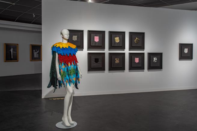 周尹庠脱离「服装」领域的传统思维，重新构筑对于服装概念及样貌的多重可能性。(高雄市文化局提供)