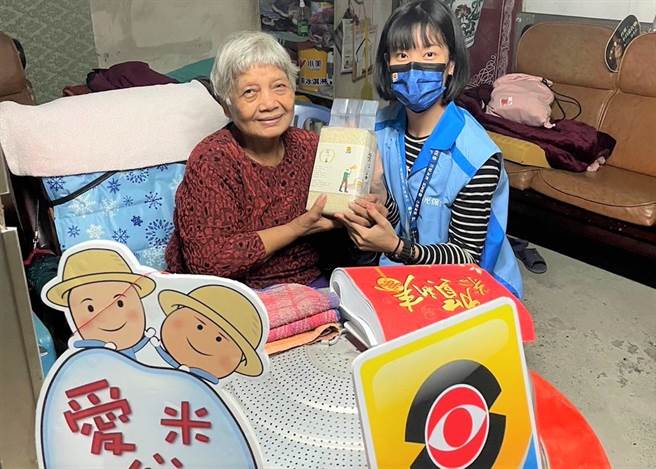 台东县政府推动智能守护独老服务，并依程度定期访视关怀长辈。（台东县政府提供／蔡旻妤台东传真）