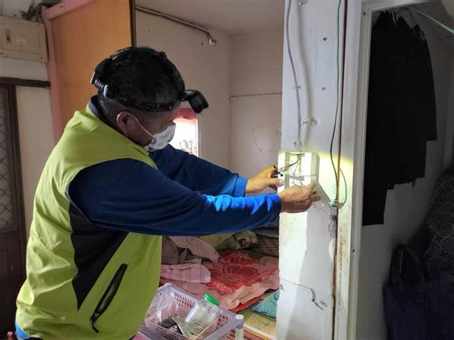 台东县政府推动智能守护独老服务，并依程度定期访视关怀长辈。（台东县政府提供／蔡旻妤台东传真）