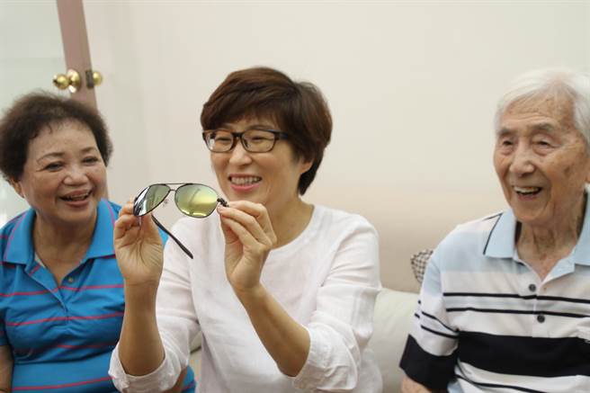 台东县政府推动智能守护独老服务，并依程度定期访视关怀长辈。（台东县政府提供／蔡旻妤台东传真）