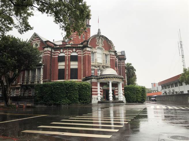 台酒公司今在台中乌日啤酒厂举办太阳能光电系统绿能採购廉政平台启动仪式暨座谈会。（图／吴静君摄）