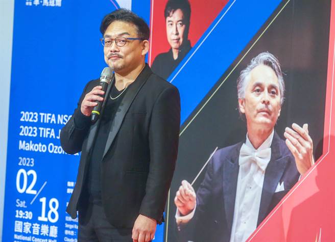 2023 TIFA 台湾国际艺术节 NSO《狂想映像》18日将在国家音乐厅登场，记者会上，中男低音罗俊颖表示，《罗密欧与茱丽叶》这出作品很杰出但在台湾很少演出，完整的演出需要很大的合唱团与乐团编制，白辽士用音乐表达剧情及生离死别的场面，让大家在音乐里感受、想像自己对真爱与信念的诠释。（粘耿豪摄）