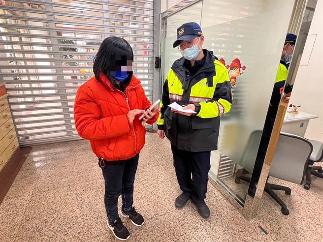 一名65岁范姜姓妇人因网路交友认识一名自称联合国军医的男子，差点遭诈26万元。（翻摄照片／蔡明亘桃园传真）