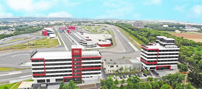 丽宝赛车主题旅店228连假专案，最低下杀每晚只要3799。（丽宝乐园渡假区提供）