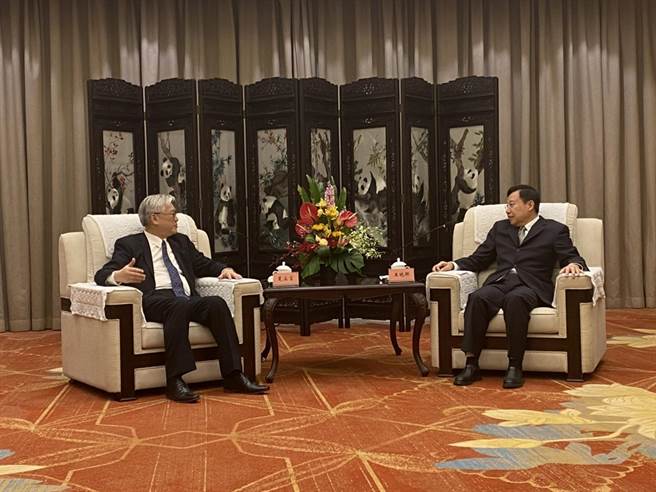 国民党副主席夏立言访陆团结束行程访台，夏表示，访陆过程反映的「三大诉求和关切」中，维护两岸过去已经达成的民生协议，以及降低两岸交流的不便和成本两项，已获得许多在陆台胞和基层农渔民的肯定，而且陆方也积极回应。（国民党提供）