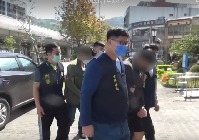 空军战管联队2士兵网售枪弹，面交遭逮起获1枪18弹。(戴志扬翻摄)