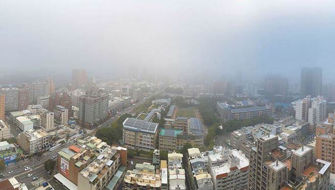 东北季风增强！恐携带大陆污染物，明起全台空品亮橘灯。（本报资料照片）