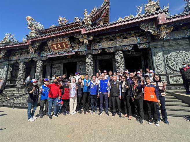 国民党主席朱立伦访南投辅选，林儒彬宣布：父子都不选2024立委。（林明溱竞选总部提供／杨静茹南投传真）