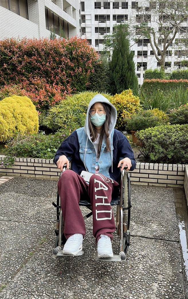 田心蕾强忍脚伤登台演出。（瑞田音乐提供)